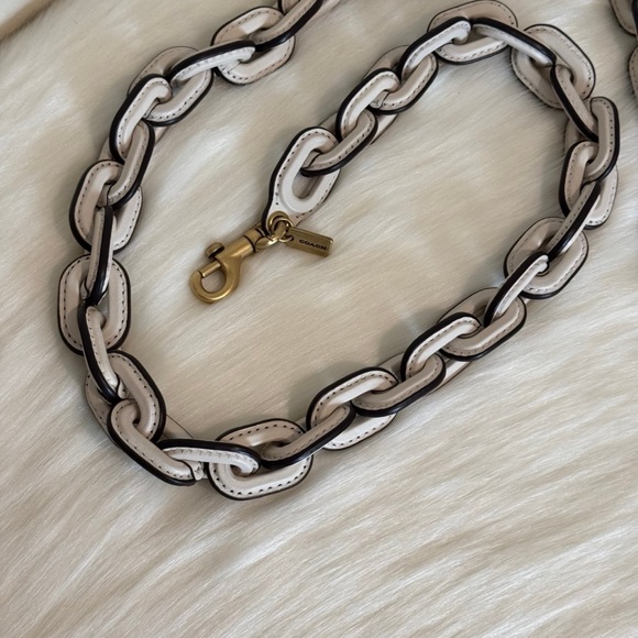 ⭐️Not for sale ⭐️ Coach Leather Covered Chain Strap - Picture 5 of 7